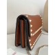 Replica Borsa a tracolla piccola con patta Valentino Garavani Rockstud Marrone