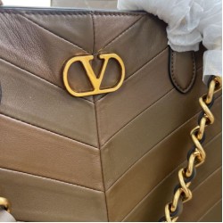 Replica Borse Firmate shopping piccola/media Valentino Garavani Laseine Marrone Imitazioni Replica Borse Firmate shopping piccola/media Valentino Garavani Laseine Marrone