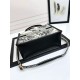 Replica Borsa tote Dior piccola/media Oblique ricamata con stampa animalier bianca Imitazioni Replica Borsa tote Dior piccola/media Oblique ricamata con stampa animalier bianca