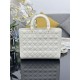 Replica Borse a mano Dior Lady Dior grande opaca Cannage con patta bianca Imitazioni Replica Borse a mano Dior Lady Dior grande opaca Cannage con patta bianca