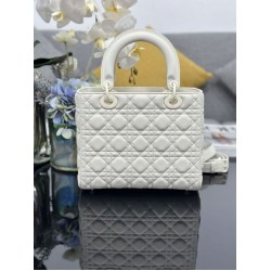 Borse a mano Dior Lady Dior Media opaca Cannage con patta bianca Borse a mano Dior Lady Dior Media opaca Cannage con patta bianca