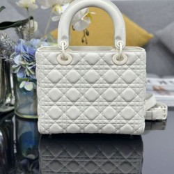 Replica Borse a mano Dior Lady Dior Media opaca Cannage con patta bianca Imitazioni Replica Borse a mano Dior Lady Dior Media opaca Cannage con patta bianca