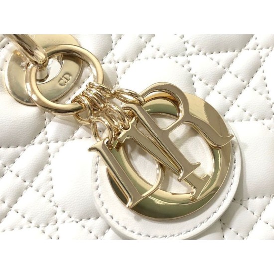 Replica borse griffate grande Dior Lady Dior agnello trapuntata cannage bianca Imitazioni Replica borse griffate grande Dior Lady Dior agnello trapuntata cannage bianca