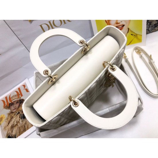 Replica borse griffate grande Dior Lady Dior agnello trapuntata cannage bianca Imitazioni Replica borse griffate grande Dior Lady Dior agnello trapuntata cannage bianca