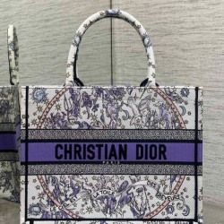 Replica Dior Fortunato Media Dior Book Tote Dior Night of Dreams motif Bianco