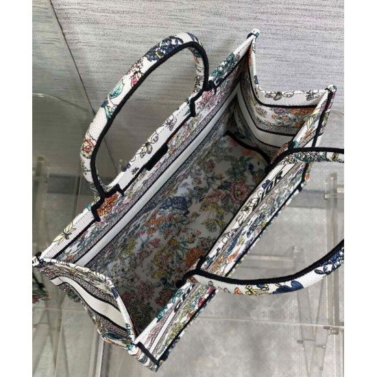 Replica Dior Fortunato Media Dior Book Tote Dior Night of Dreams motif Bianco Imitazioni Replica Dior Fortunato Media Dior Book Tote Dior Night of Dreams motif Bianco
