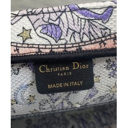 Dior Fortunato Media Dior Book Tote Dior Night of Dreams motif Bianco Dior Fortunato Media Dior Book Tote Dior Night of Dreams motif Bianco