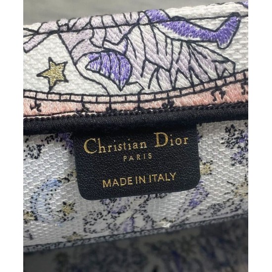 Replica Dior Fortunato Media Dior Book Tote Dior Night of Dreams motif Bianco Imitazioni Replica Dior Fortunato Media Dior Book Tote Dior Night of Dreams motif Bianco