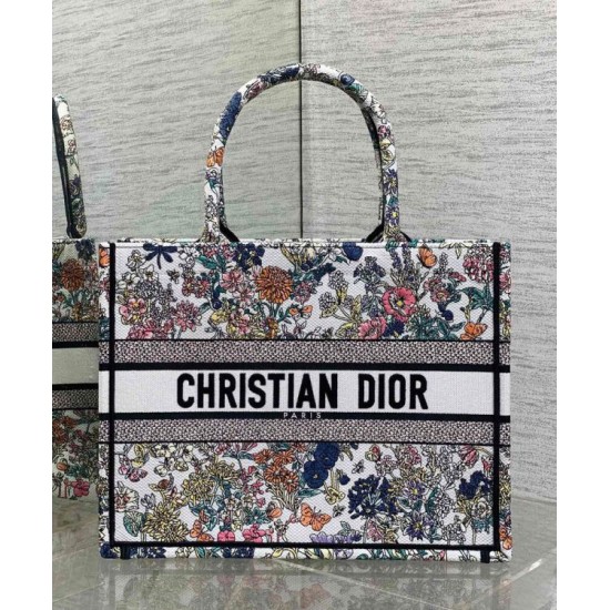 Replica Dior Lucky Media Dior Book Tote Bianco Motivo Dior Night of dreams Imitazioni Replica Dior Lucky Media Dior Book Tote Bianco Motivo Dior Night of dreams