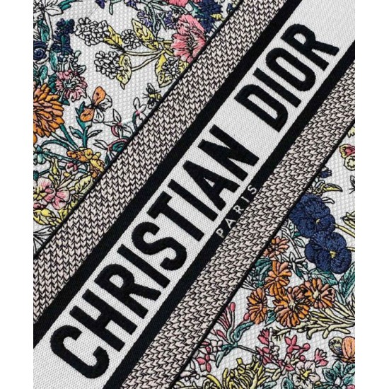 Replica Dior Lucky Media Dior Book Tote Bianco Motivo Dior Night of dreams Imitazioni Replica Dior Lucky Media Dior Book Tote Bianco Motivo Dior Night of dreams
