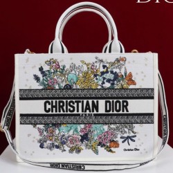 Replica Dior Fortunato Media Dior Book Tote Dior Bianco