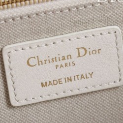 Replica Dior Fortunato Media Dior Book Tote Dior Bianco Imitazioni Replica Dior Fortunato Media Dior Book Tote Dior Bianco