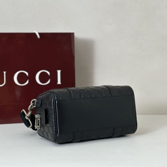 Replica di lusso Borsa da viaggio piccola Gucci GG Emblem da uomo 855789 Nero Imitazioni Cloni Borsa da viaggio piccola Gucci GG Emblem da uomo 855789 Nero firmate