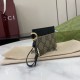 Replica di lusso Porta carte Gucci GG Emblem con cinturino 819121 Nero Imitazioni Cloni Porta carte Gucci GG Emblem con cinturino 819121 Nero firmate