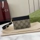 Replica di lusso Porta carte Gucci GG Emblem con cinturino 819121 Nero Imitazioni Cloni Porta carte Gucci GG Emblem con cinturino 819121 Nero firmate