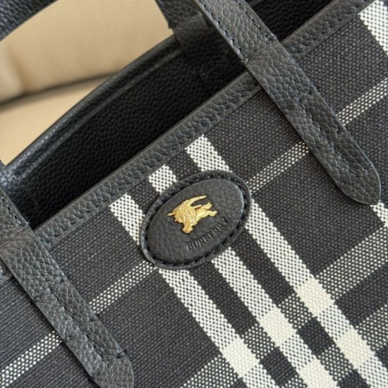 Replica di lusso Borse tote Burberry Mini Reversible Bloomsbury Check nera/Blu Imitazioni Cloni Borse Replica tote Burberry Mini Reversible Bloomsbury Check nera/Blu firmate