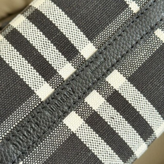 Replica di lusso Borse tote Burberry Mini Reversible Bloomsbury Check nera/Blu Imitazioni Cloni Borse Replica tote Burberry Mini Reversible Bloomsbury Check nera/Blu firmate