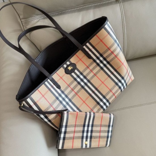 Replica di lusso Borsa tote Burberry Bloomsbury Highlands reversibile media Imitazioni Cloni Borsa tote Burberry Bloomsbury Highlands reversibile media firmate