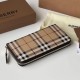 Replica di lusso Portafoglio con cerniera Burberry Vintage Check E-canvas Imitazioni Cloni Portafoglio con cerniera Burberry Vintage Check E-canvas firmate
