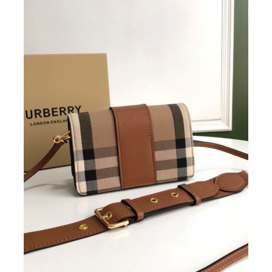 Replica di lusso Borsa a tracolla piccola con fibbia Burberry Caffè Imitazioni Cloni Borsa a tracolla piccola con fibbia Burberry Caffè firmate