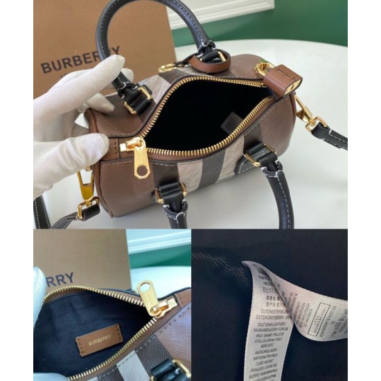 Replica di lusso Mini borsa bowling con motivo a quadri Burberry Imitazioni Cloni Mini borsa bowling con motivo a quadri Burberry firmate