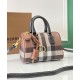 Replica di lusso Mini borsa bowling con motivo a quadri Burberry Imitazioni Cloni Mini borsa bowling con motivo a quadri Burberry firmate