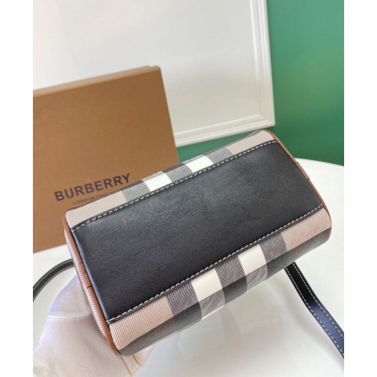 Replica di lusso Mini borsa bowling con motivo a quadri Burberry Imitazioni Cloni Mini borsa bowling con motivo a quadri Burberry firmate