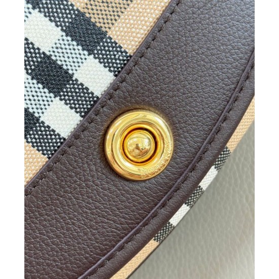 Replica di lusso Borsa a tracolla Burberry Highlands caffè scuro Imitazioni Cloni Borsa a tracolla Burberry Highlands caffè scuro firmate