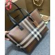 Replica di lusso Borsa tote a quadri Burberry caffè scuro Imitazioni Cloni Borsa tote a quadri Burberry caffè scuro firmate
