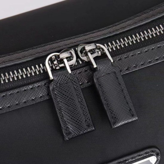 Replica di lusso Borsa tote Prada Re-Nylon con finiture in pelle nera Imitazioni Cloni Borsa tote Prada Re-Nylon con finiture in pelle nera firmate