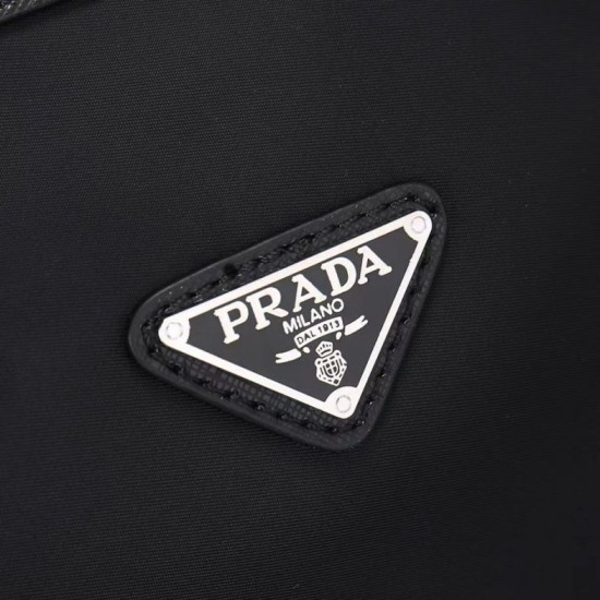 Replica di lusso Borsa tote Prada Re-Nylon con finiture in pelle nera Imitazioni Cloni Borsa tote Prada Re-Nylon con finiture in pelle nera firmate