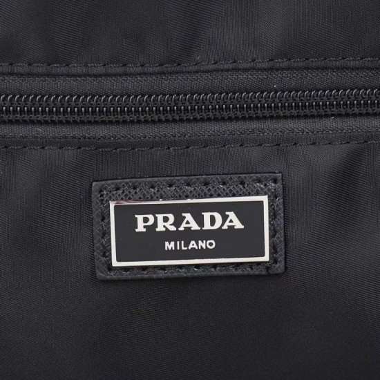 Replica di lusso Borsa tote Prada Re-Nylon con finiture in pelle nera Imitazioni Cloni Borsa tote Prada Re-Nylon con finiture in pelle nera firmate