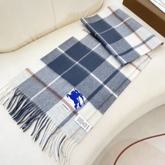 Replica di lusso Alta gamma Sciarpa Cashmere Burberry Equestrian Knight Check 32 x 180 Grigio Imitazioni Cloni Alta gamma replica Sciarpa Cashmere Burberry Equestrian Knight Check 32 x 180 Grigio firmate