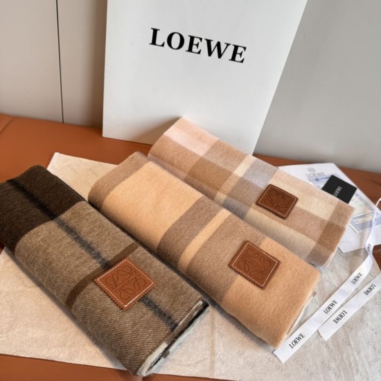 Replica di lusso Sciarpa Loewe double-face cashmere con motivo a scacchi 30 x 180 Imitazioni Cloni Sciarpa Loewe double-face cashmere con motivo a scacchi 30 x 180 firmate