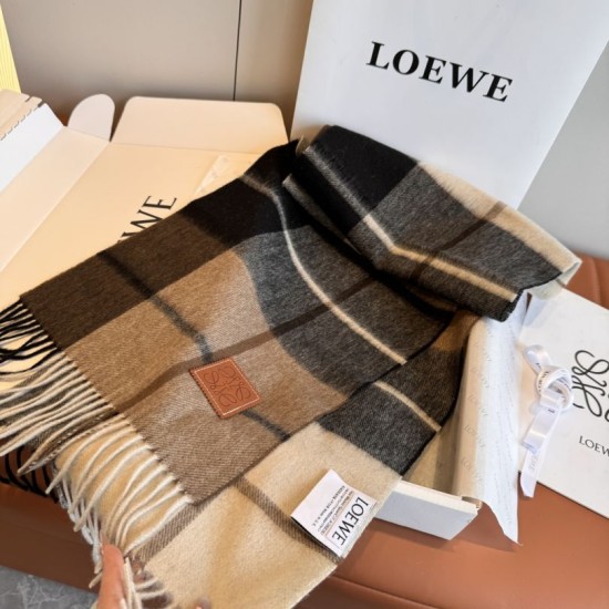 Replica di lusso Sciarpa Loewe double-face cashmere con motivo a scacchi 30 x 180 Imitazioni Cloni Sciarpa Loewe double-face cashmere con motivo a scacchi 30 x 180 firmate