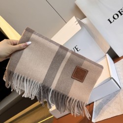Sciarpa Loewe double-face cashmere con motivo a scacchi 30 x 180 Marrone Sciarpa Loewe double-face cashmere con motivo a scacchi 30 x 180 Marrone