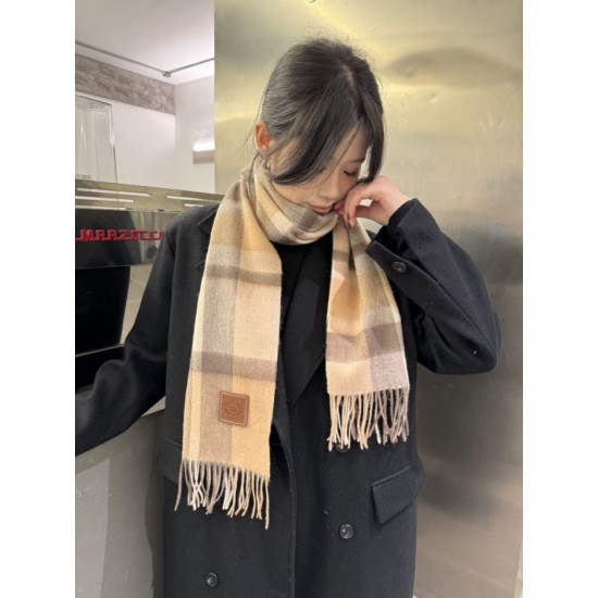 Replica di lusso falso Sciarpa Loewe double-face cashmere con motivo a scacchi 30 x 180 Marrone Imitazioni Cloni falso Sciarpa Loewe double-face cashmere con motivo a scacchi 30 x 180 Marrone firmate