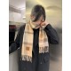 Replica di lusso falso Sciarpa Loewe double-face cashmere con motivo a scacchi 30 x 180 Marrone Imitazioni Cloni falso Sciarpa Loewe double-face cashmere con motivo a scacchi 30 x 180 Marrone firmate
