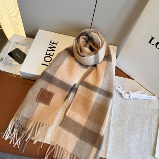 Replica di lusso falso Sciarpa Loewe double-face cashmere con motivo a scacchi 30 x 180 Marrone Imitazioni Cloni falso Sciarpa Loewe double-face cashmere con motivo a scacchi 30 x 180 Marrone firmate