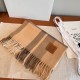 Replica di lusso falso Sciarpa Loewe double-face cashmere con motivo a scacchi 30 x 180 Marrone Imitazioni Cloni falso Sciarpa Loewe double-face cashmere con motivo a scacchi 30 x 180 Marrone firmate