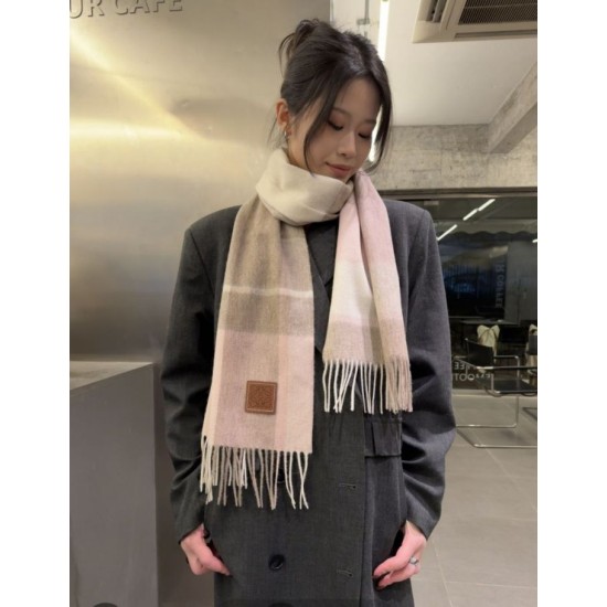 Replica di lusso Sciarpa Loewe double-face cashmere con motivo a scacchi 30 x 180 Rosa Imitazioni Cloni Sciarpa Loewe double-face cashmere con motivo a scacchi 30 x 180 Rosa firmate
