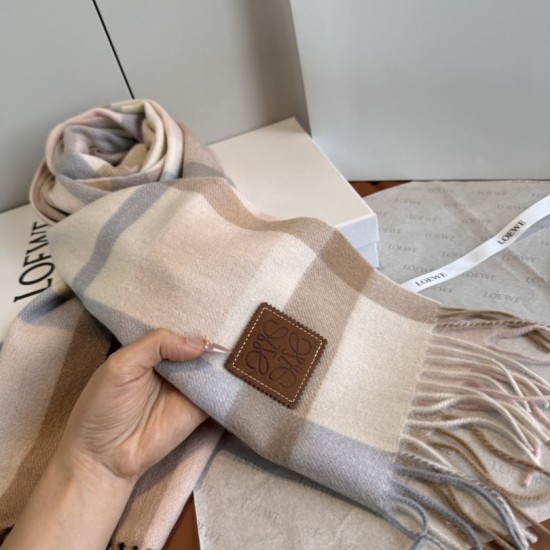 Replica di lusso Sciarpa Loewe double-face cashmere con motivo a scacchi 30 x 180 Rosa Imitazioni Cloni Sciarpa Loewe double-face cashmere con motivo a scacchi 30 x 180 Rosa firmate