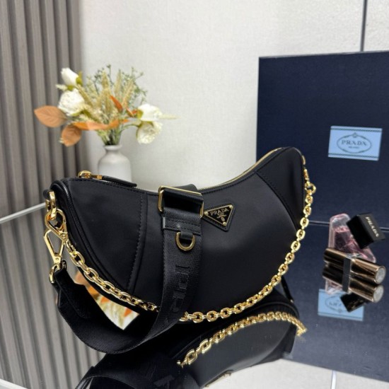 Replica di lusso Borsa a tracolla Prada Re-Nylon Demi-Lune 1BH222 nera Imitazioni Replica Perfetta Borsa a tracolla Prada Re-Nylon Demi-Lune 1BH222 nera firmate