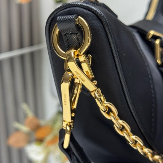 Replica di lusso Borsa a tracolla Prada Re-Nylon Demi-Lune 1BH222 nera Imitazioni Replica Perfetta Borsa a tracolla Prada Re-Nylon Demi-Lune 1BH222 nera firmate