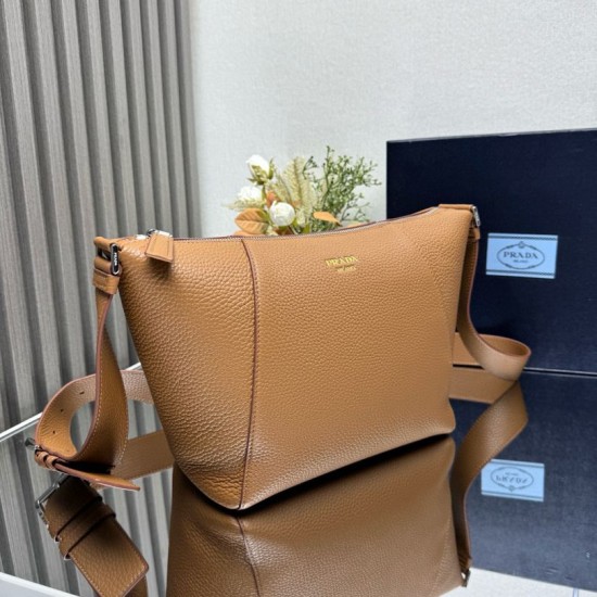 Replica di lusso Borse fedele Prada messenger 2VH178 Marrone Imitazioni Cloni Borse Replica fedele Prada messenger 2VH178 Marrone firmate