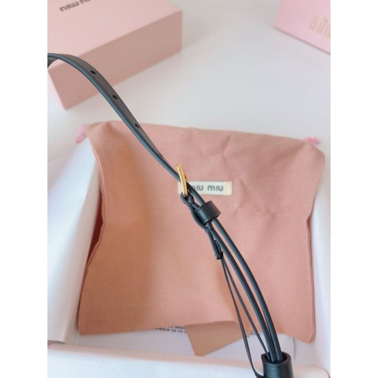 Replica di lusso Cintura con fibbia color oro Miu Miu 15mm Nero Imitazioni Cloni Cintura con fibbia color oro Miu Miu 15mm Nero firmate