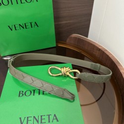 Cloni Pari replica Cintura BV Andiamo Intrecciato Nappa verde firmate