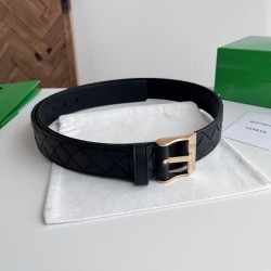Replica Borse Cintura Intreccio Intreccio Reversibile Check Da Uomo Bottega Veneta Nero Oro firmate