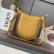 Cloni Bora Pari replica a tracolla Loewe Hammock Slice Giallo firmate
