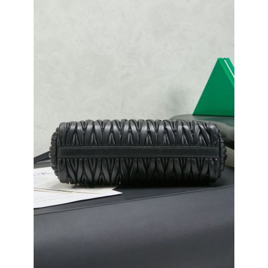 Replica di lusso Pochette Miu Miu Caprice trapuntata nappa 5BF130 Nero Imitazioni Cloni Pochette Miu Miu Caprice trapuntata nappa 5BF130 Nero firmate